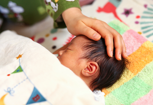 生後1歳半まではご家庭でのケアを